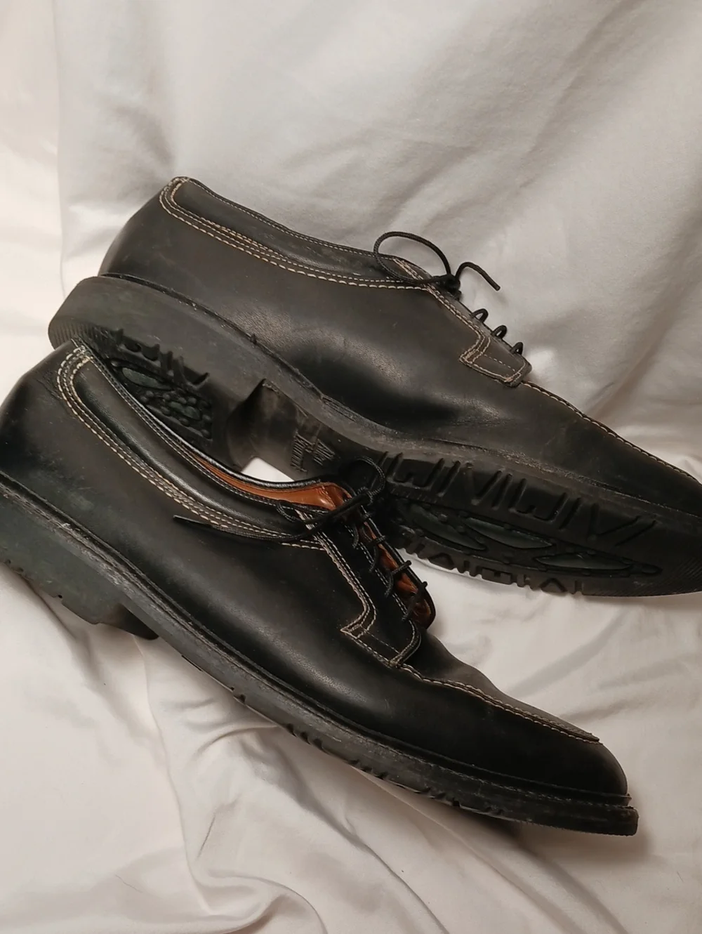 Allen Edmonds Black Leather Derby Shoes with Contrast Stitching